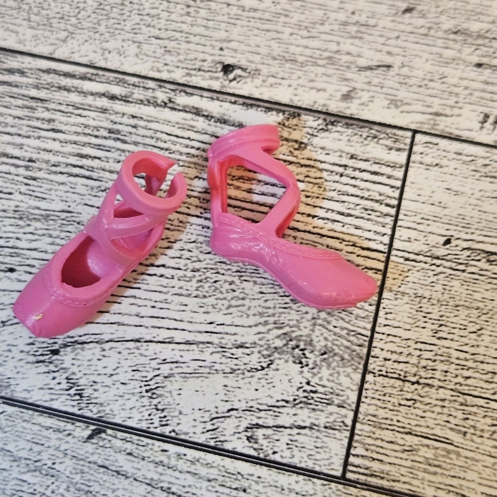 Barbie & Mixed Shoes Lot Ballet Shoes Flippers Skates Pink Purple Accessories - Picture 2 of 8